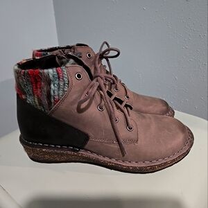 Aetrex Leather Jolie Charcoal Women's Sweater Boot Size 5/5.5 NWOT